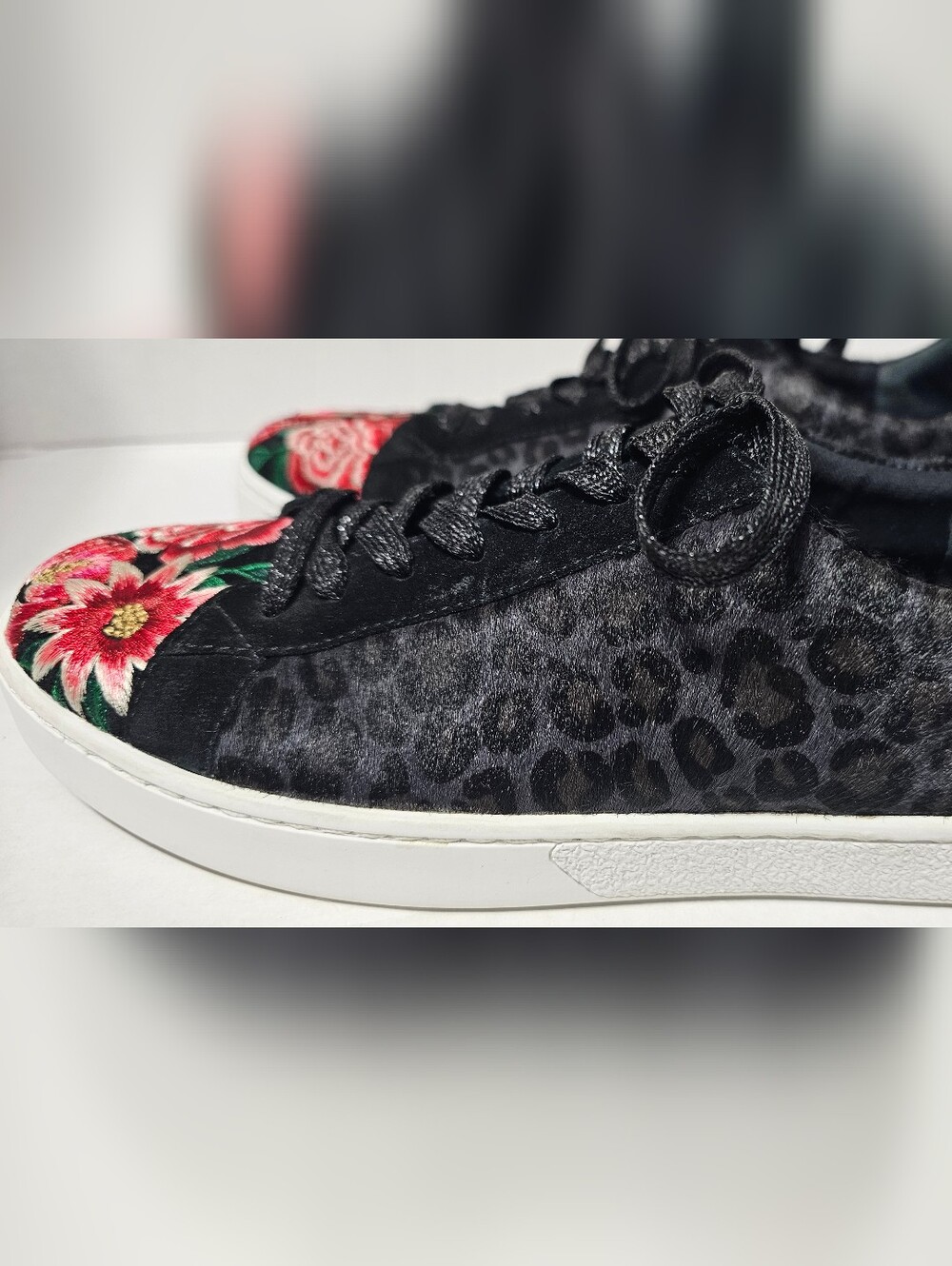 Johnny Was Black Leopard Calf Hair Floral Embroidered Sneaker JWS6022-6 Size 9.5 - Picture 12 of 13